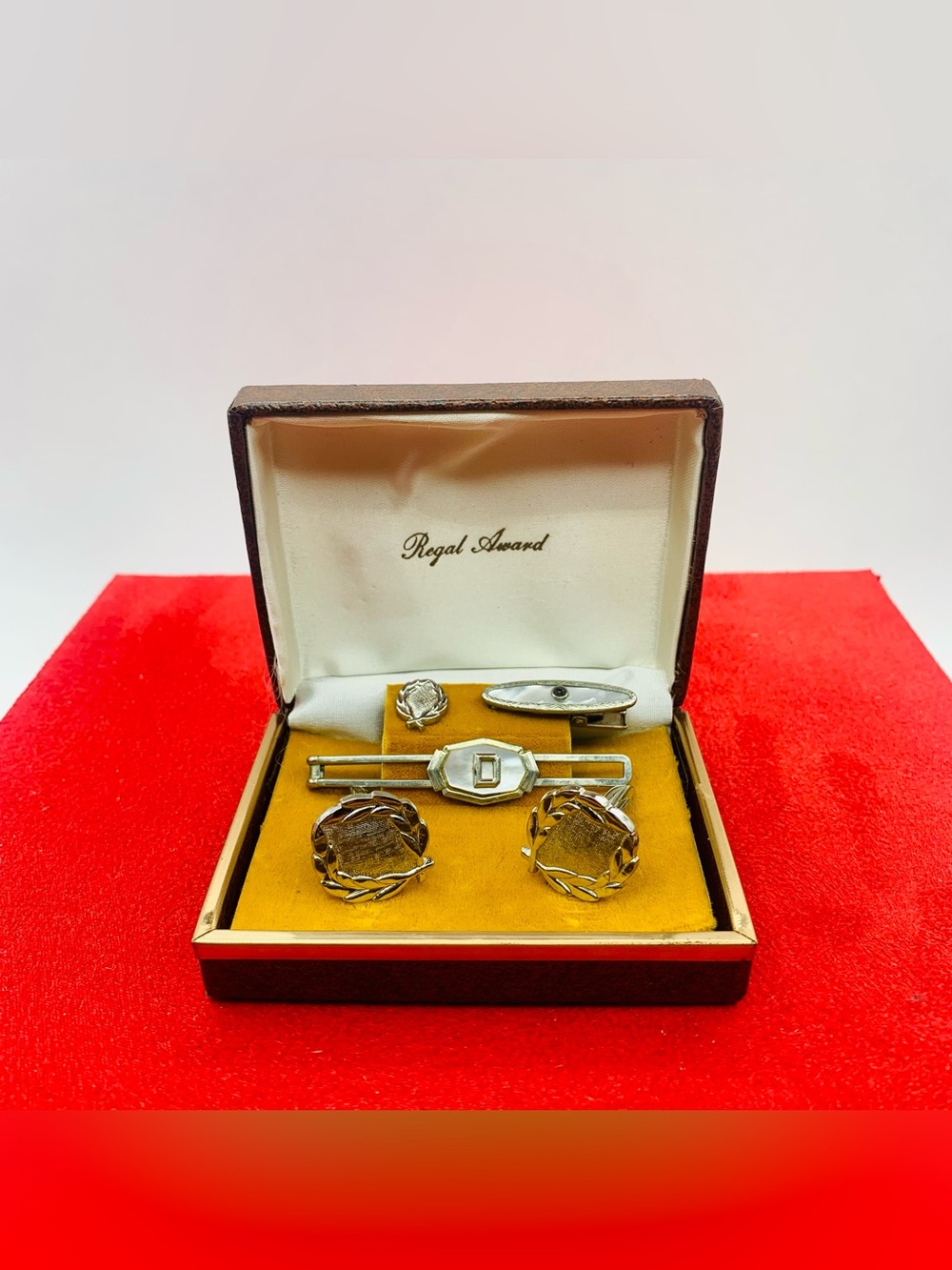 Vintage Men's Mother of Pearl Tie Bars & Olive Branch Cufflinks